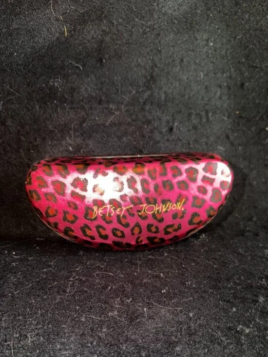 Betsey Johnson Eyeglass/Sunglass ‘Clam Shell’ Hard Case - Picture 6 of 9